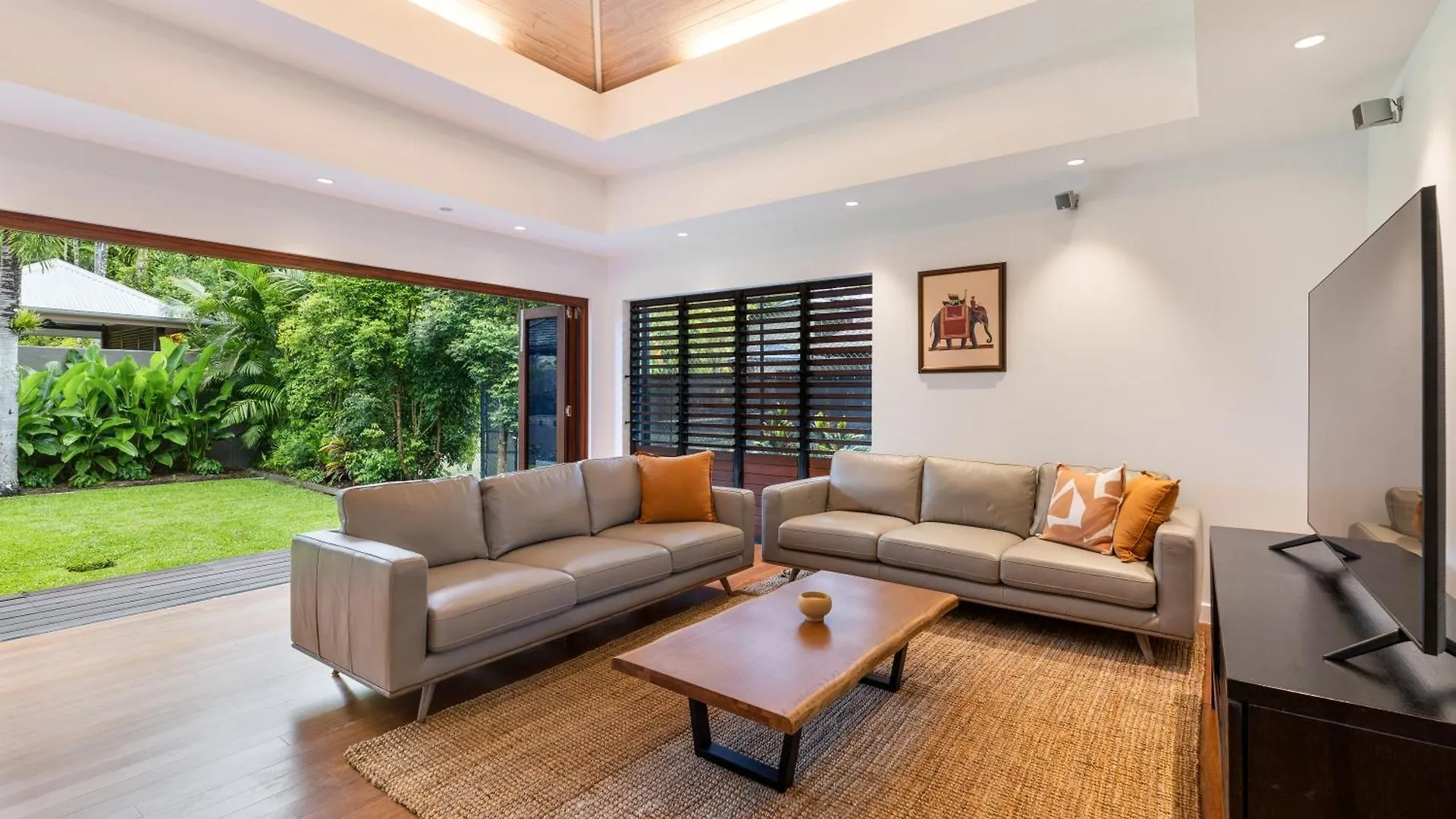 35 Beachfront Mirage Port Douglas 0*,  Австралия
