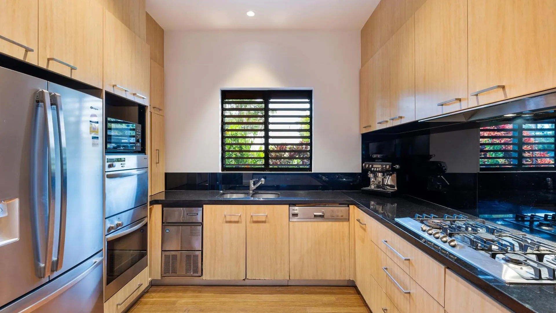 35 Beachfront Mirage Port Douglas