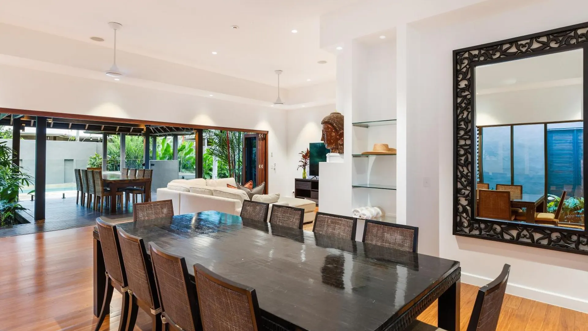 Дом отдыха 35 Beachfront Mirage Port Douglas Австралия