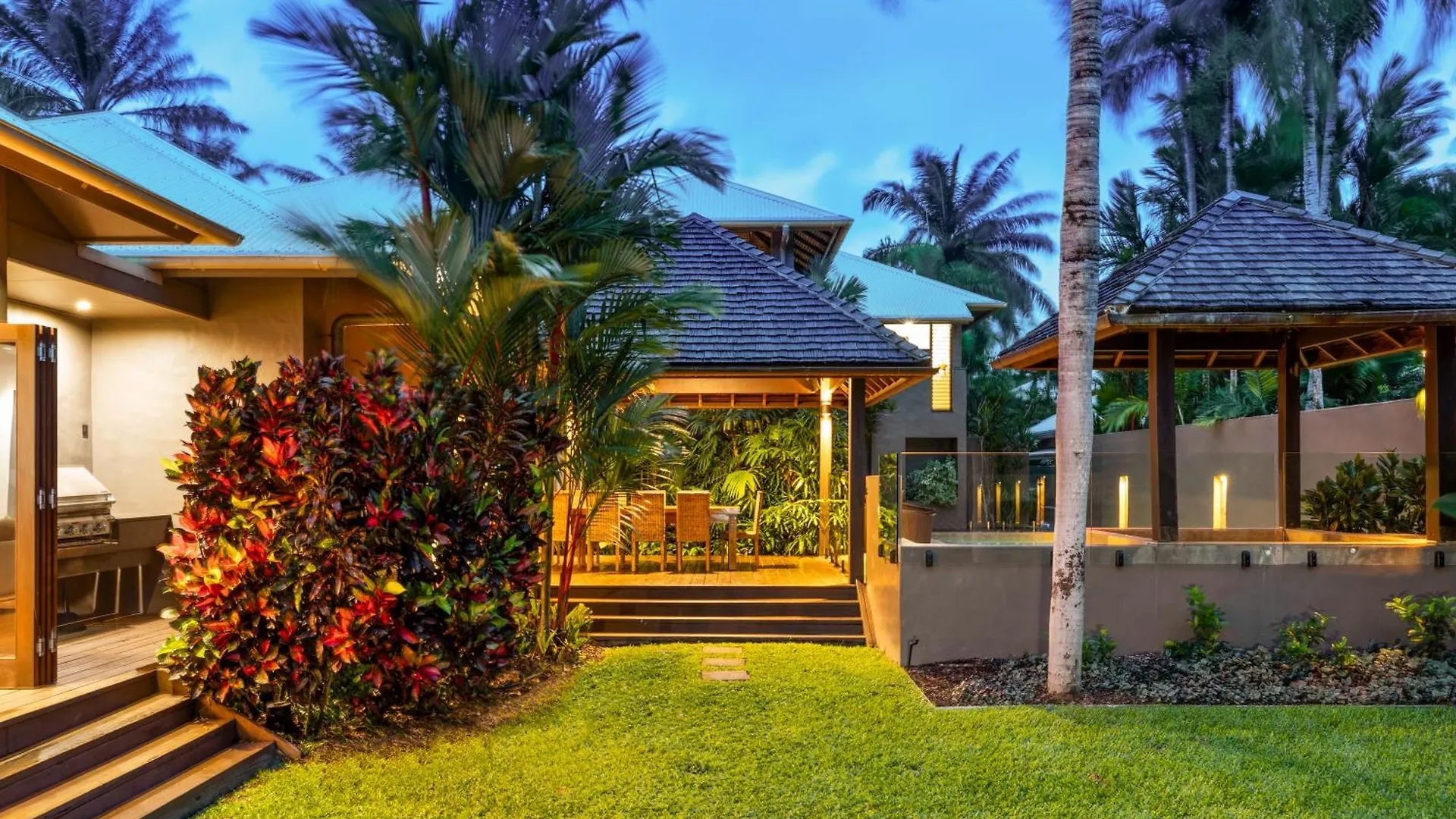 35 Beachfront Mirage Port Douglas